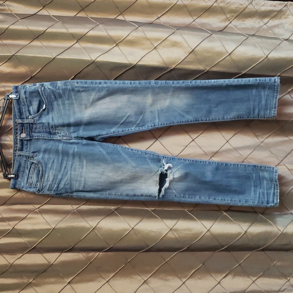 VGUC- American Eagle Outfitters ‘360 Extreme Flex’ Distressed Slim-Cut Jeans